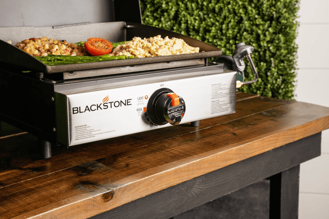Blackstone Blackstone 17" Tabletop Griddle (w/ Hood) 1814-BLACKSTONE Barbecue Finished - Gas