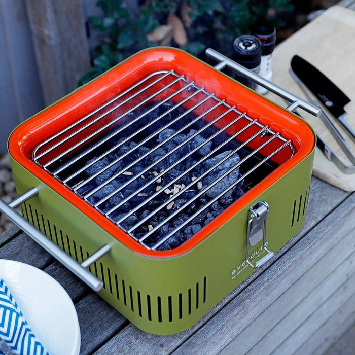 Everdure Everdure CUBE Portable Charcoal Grill Barbecue Finished - Charcoal