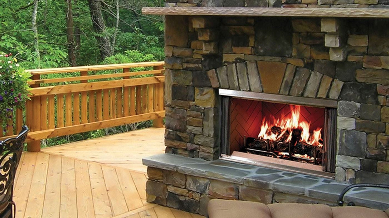 Heat And Glow Majestic Montana 36" Outdoor Wood Fireplace (Herringbone Refractory) MONTANA-36H Fireplace Finished - Outdoor
