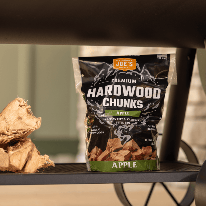 Oklahoma Joe Oklahoma Joe Apple Wood Chunks (432 cu. in. bag) - OJ2250270 OJ2250270 Barbecue Accessories 047362502704