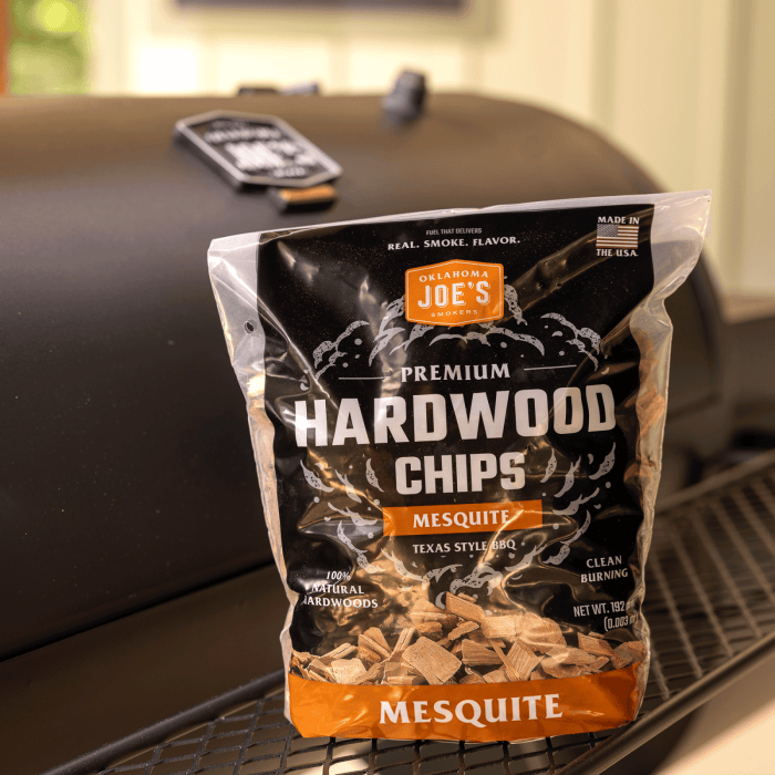 Oklahoma Joe Oklahoma Joe Mesquite Wood Chips (192 cu. in. bag) - OJ2250265 OJ2250265 Barbecue Accessories 047362502650
