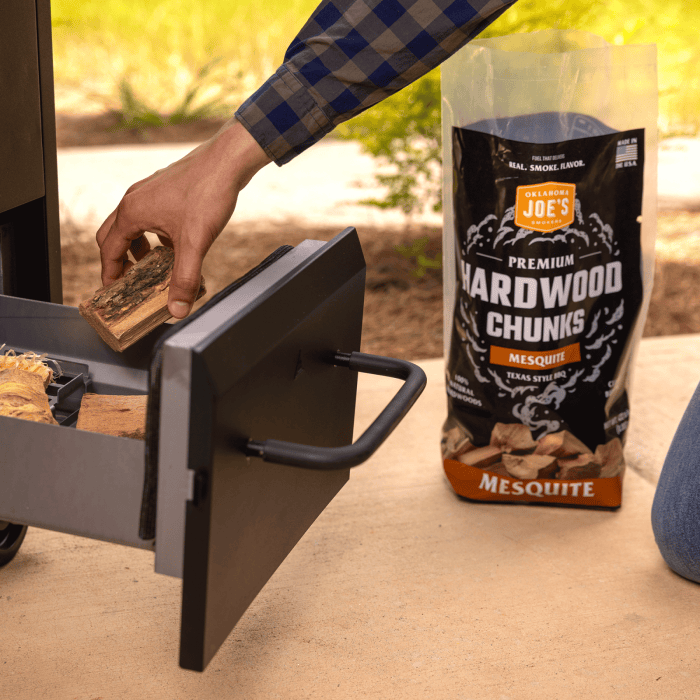 Oklahoma Joe Oklahoma Joe Mesquite Wood Chunks (432 cu. in. bag) - OJ2250269 OJ2250269 Barbecue Accessories 047362502698
