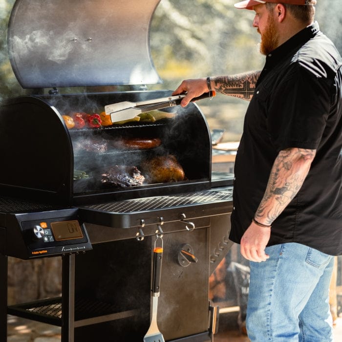 Oklahoma Joe Oklahoma Joe Tahoma 1200A DLX Auto-Feed Charcoal Smoker & Grill w/ Wi-Fi 25205103 Barbecue Finished - Charcoal 099143051048