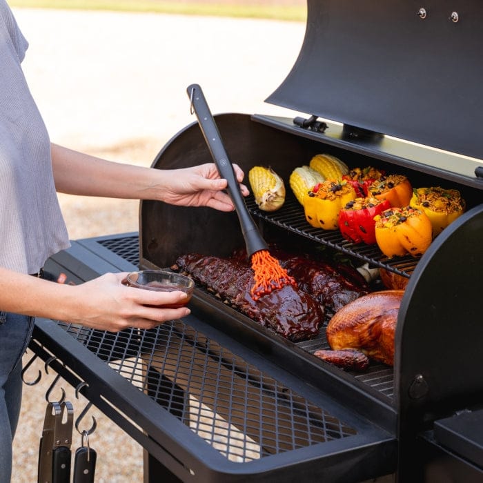 Oklahoma Joe Oklahoma Joe Tahoma 900 Auto-Feed Charcoal Smoker & Grill w/ Wi-Fi 25205102 Barbecue Finished - Charcoal 099143051031