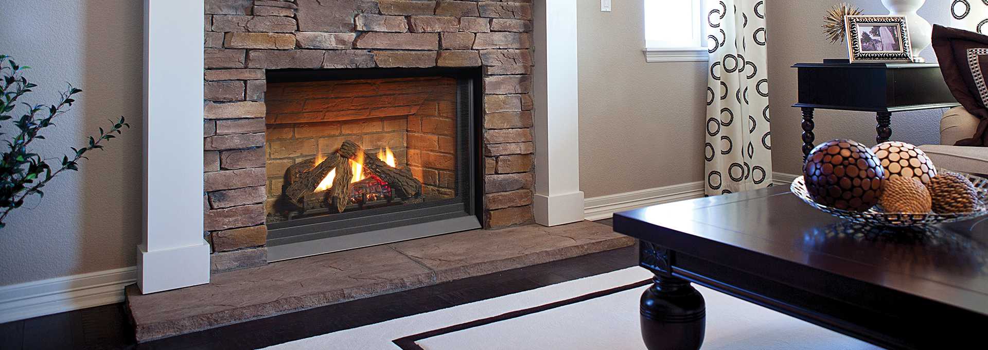 Regency Regency Panorama P33CE Gas Fireplace P33CE-NG11 Fireplace Finished - Gas